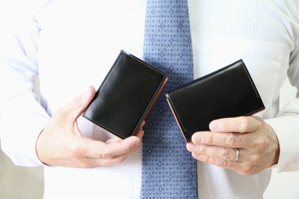 名刺入れだけは仕事で使うものなので選定基準は違ってきます