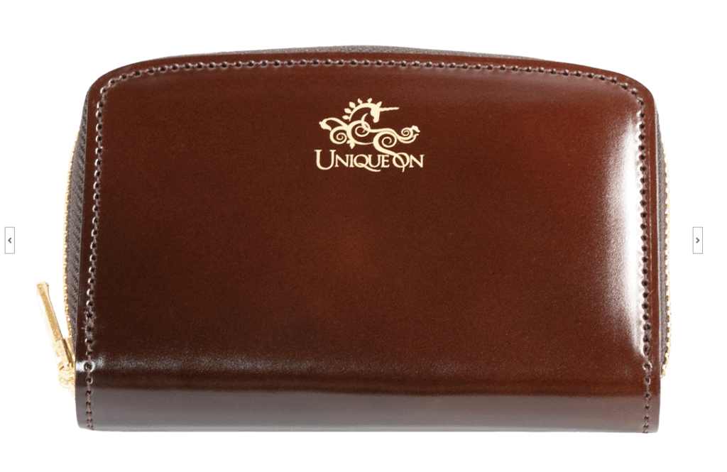 外装にユニコーンのロゴが刻印されているデザインチェンジ前のミドルウォレット