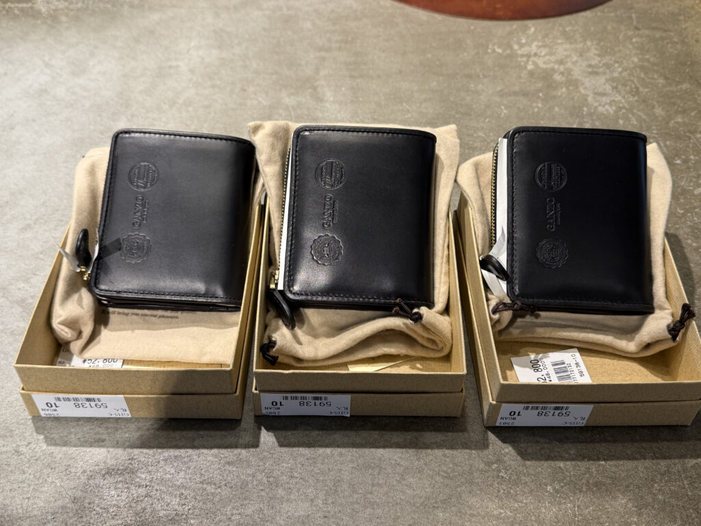 GANZO大阪店のGH5-Cシリーズの黒のコンパクト財布

