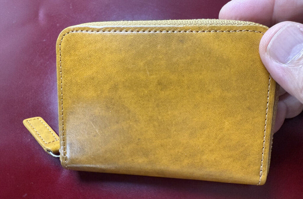 万能で美しく、堅牢でリーズナブルなキプリスのルガートの小銭入れ