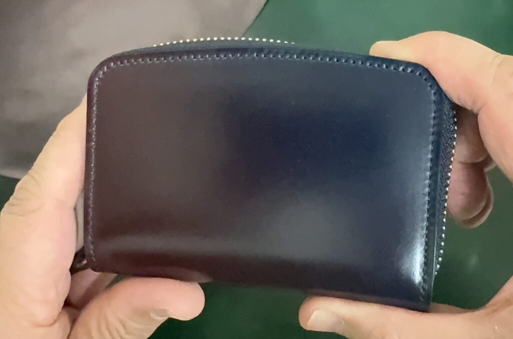 最も美しく大人気のメソスフィアのミドルウォレット