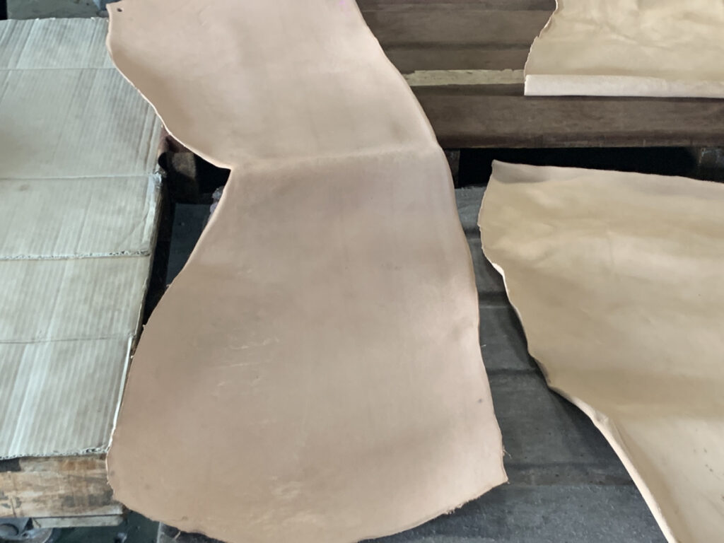 丹念に鞣されたコードバン