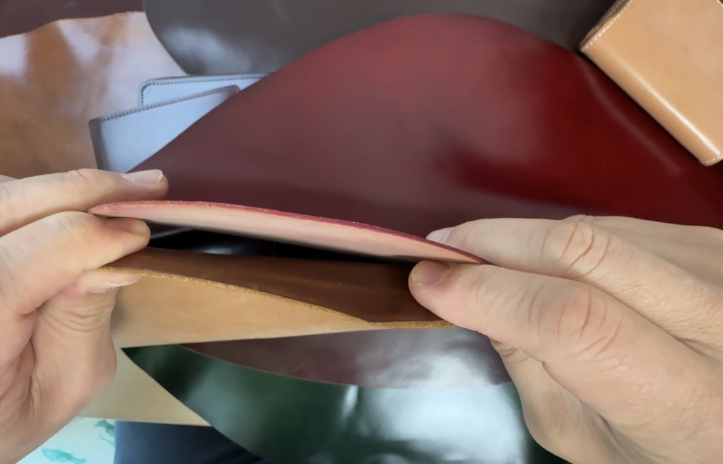 人の手の感覚でも厚さが違うことがわかる