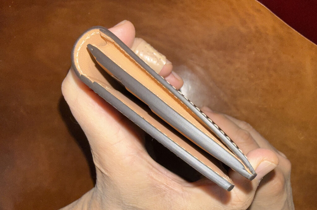 コバ処理に定評のある大手ブランドに匹敵する美しいコバ