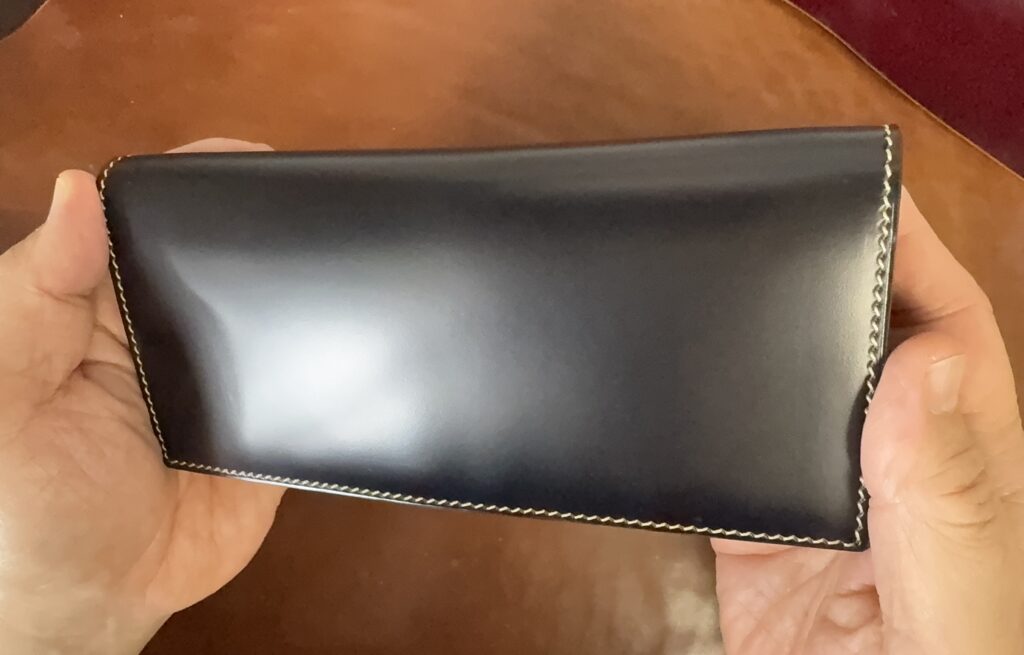 万双独特のネイビーの国産コードバン