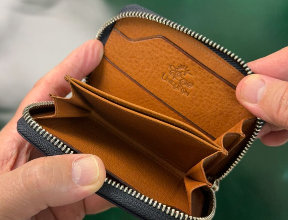 GANZO ミネルバボックス 小銭入れ付き二つ折り財布 カーキ GANZOミネルバボックス財布をレビュー｜エイジングが楽しめる牛革の